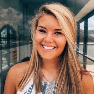 Meet your Posher, Ella